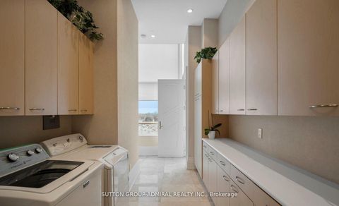 Photo 11 at Uph - 1 Cordoba Drive, Lakeview Estates, Vaughan