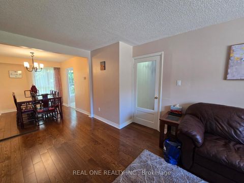 Photo 7 at 174 Rusty Crestway, Don Valley Village, Toronto