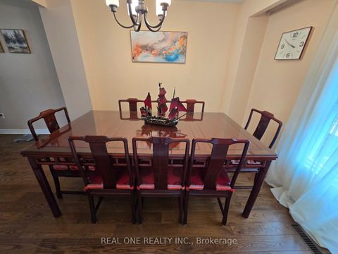 Photo 9 at 174 Rusty Crestway, Don Valley Village, Toronto