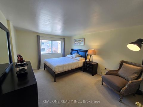 Photo 18 at 174 Rusty Crestway, Don Valley Village, Toronto