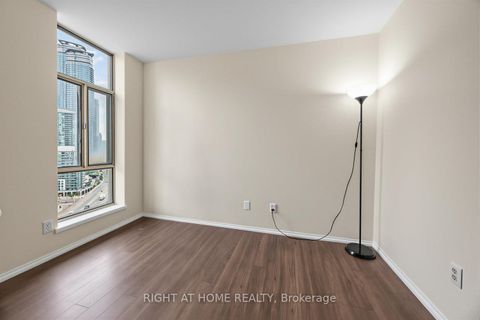Photo 17 at 1906 - 260 Queens Quay W, Waterfront Communities C1, Toronto
