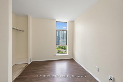 Photo 18 at 1906 - 260 Queens Quay W, Waterfront Communities C1, Toronto