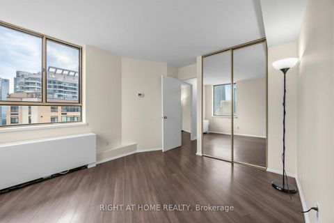 Photo 23 at 1906 - 260 Queens Quay W, Waterfront Communities C1, Toronto