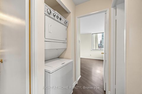 Photo 28 at 1906 - 260 Queens Quay W, Waterfront Communities C1, Toronto