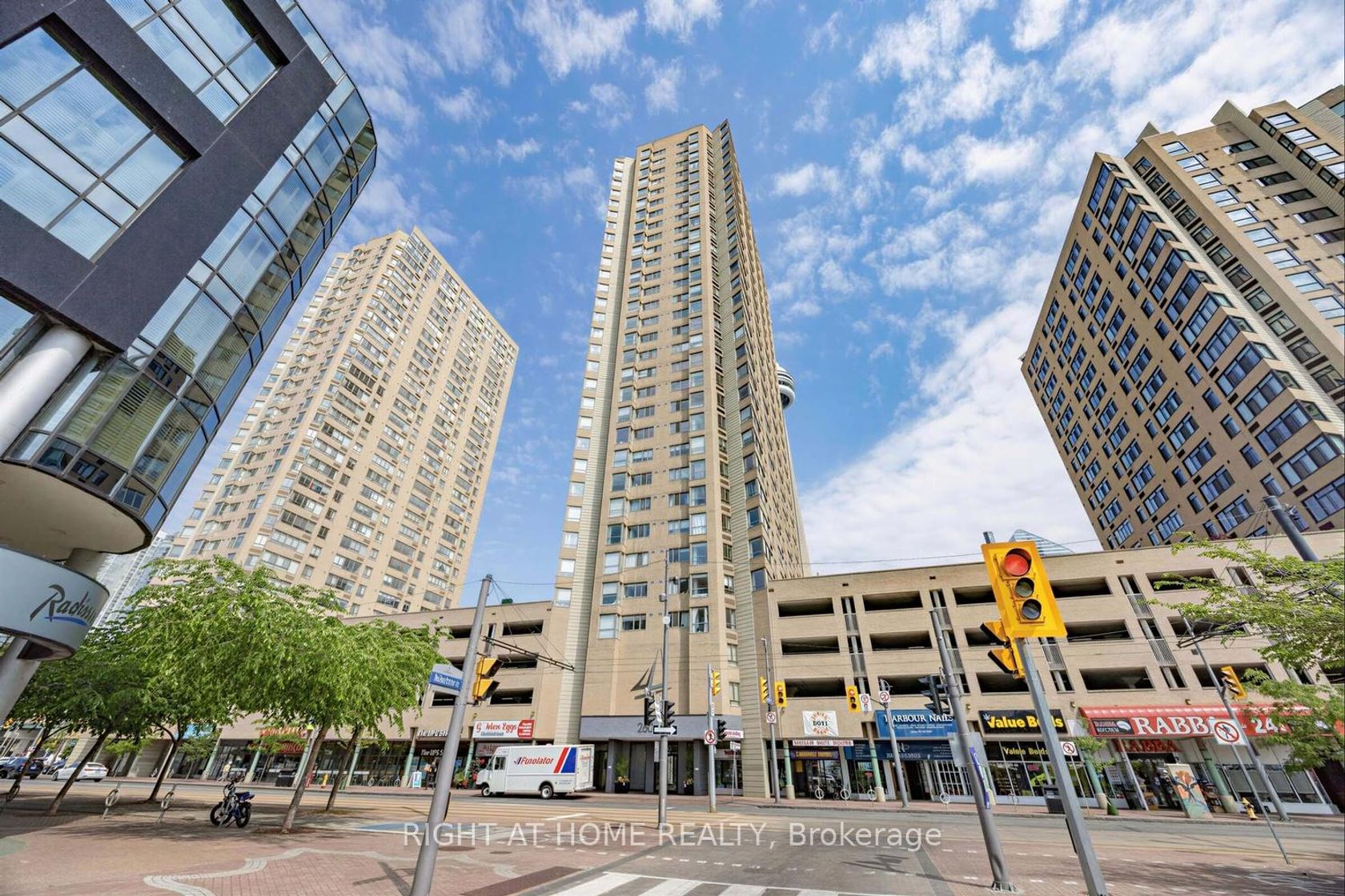 1906 - 260 Queens Quay W, Waterfront Communities C1, Toronto 
