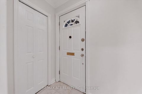 Photo 4 at 99 Laurel Avenue, Kennedy Park, Toronto