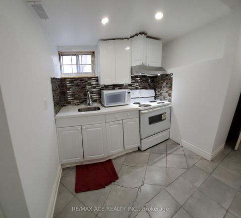 Photo 23 at 99 Laurel Avenue, Kennedy Park, Toronto