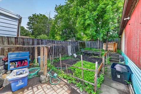 Photo 37 at 99 Laurel Avenue, Kennedy Park, Toronto