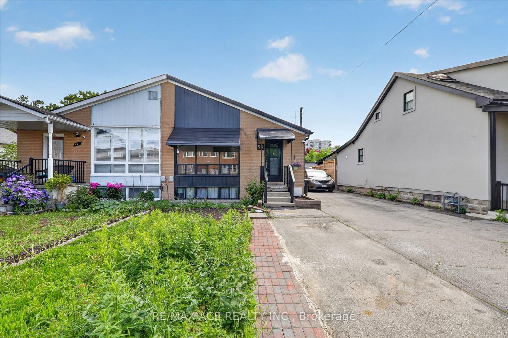 99 Laurel Avenue, Kennedy Park, Toronto 