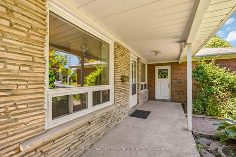 Photo 8 at 42 Pineway Boulevard, Steeles, Toronto