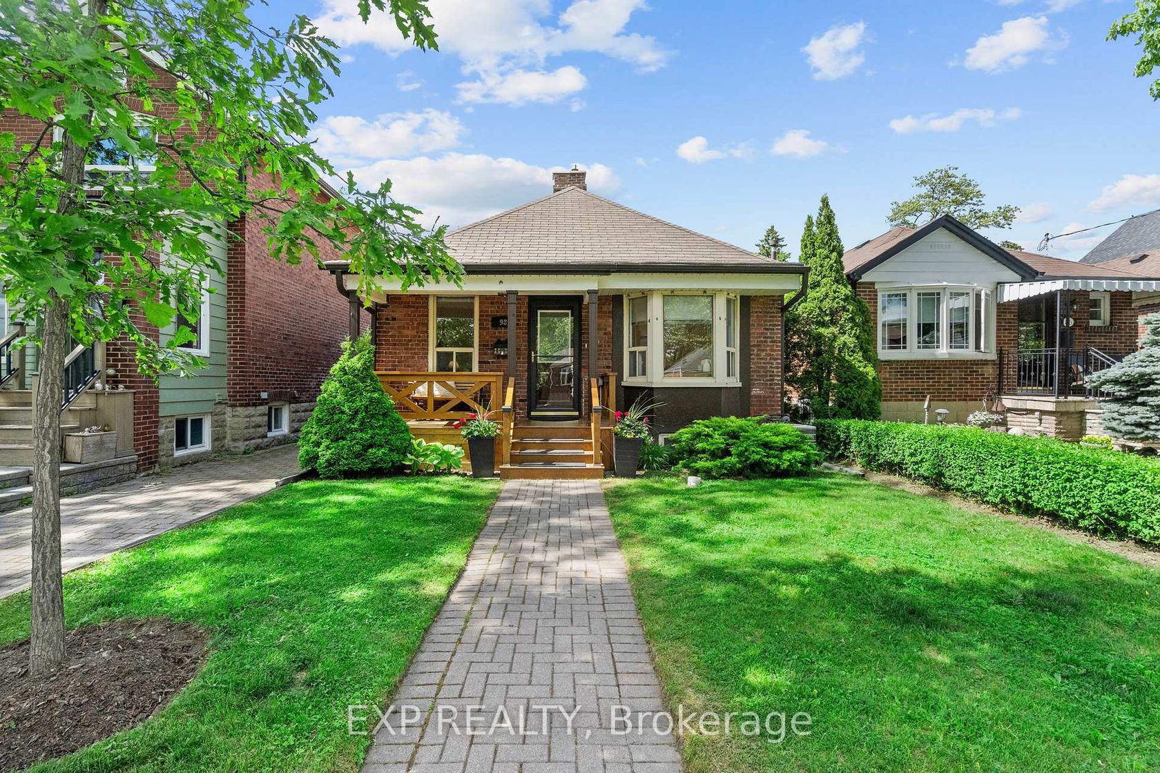 98 Elma Street, Mimico, Toronto photo number 2