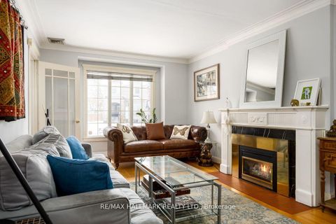 Photo 2 at 22 Airley Crescent, East York, Toronto