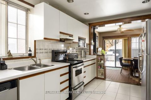 Photo 6 at 22 Airley Crescent, East York, Toronto