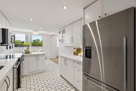 Photo 16 at 301 - 360 Bloor Street E, Moore Park, Toronto