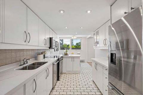 Photo 17 at 301 - 360 Bloor Street E, Moore Park, Toronto