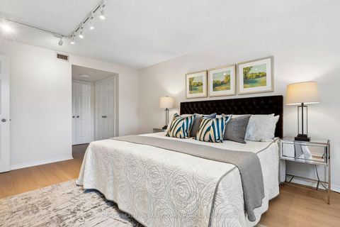Photo 25 at 301 - 360 Bloor Street E, Moore Park, Toronto