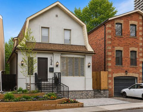 Photo 3 at 134 Helendale Avenue, Eglinton, Toronto