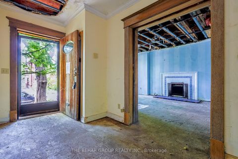 Photo 2 at 313 Sunnyside Avenue, Swansea, Toronto