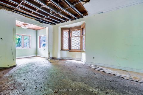 Photo 4 at 313 Sunnyside Avenue, Swansea, Toronto