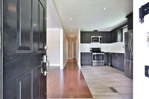 Photo 2 at 33 Regina Avenue, Lawrence, Toronto