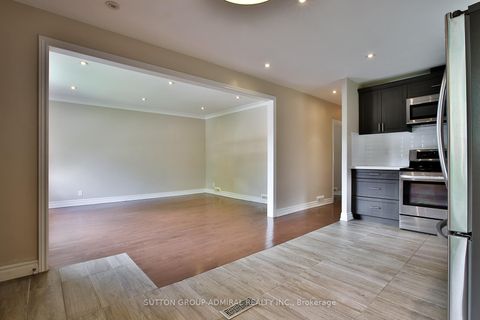 Photo 5 at 33 Regina Avenue, Lawrence, Toronto