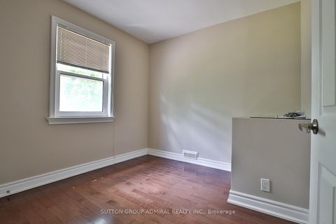 Photo 16 at 33 Regina Avenue, Lawrence, Toronto