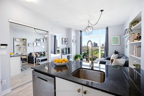 Photo 5 at 923 - 120 Dallimore Circle, Don Mills, Toronto