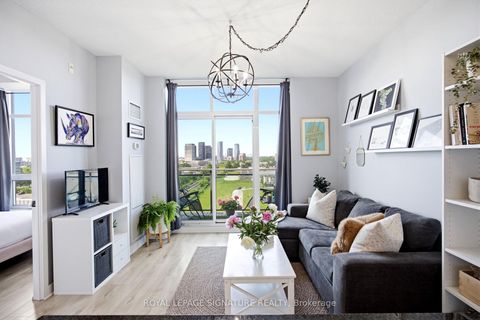 Photo 6 at 923 - 120 Dallimore Circle, Don Mills, Toronto
