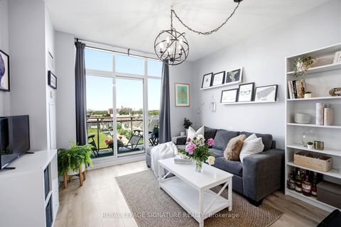 Photo 7 at 923 - 120 Dallimore Circle, Don Mills, Toronto