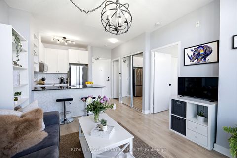 Photo 12 at 923 - 120 Dallimore Circle, Don Mills, Toronto