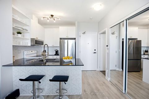 Photo 13 at 923 - 120 Dallimore Circle, Don Mills, Toronto