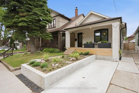 Photo 2 at 69 Gatwick Avenue, Lumsden, Toronto