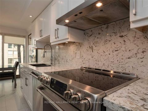 Photo 17 at 404 - 251 Queens Quay W, Waterfront Communities C1, Toronto