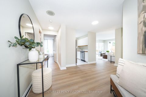 Photo 3 at 206B - 3231 Eglinton Avenue E, Scarborough Village, Toronto