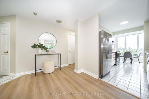 Photo 5 at 206B - 3231 Eglinton Avenue E, Scarborough Village, Toronto