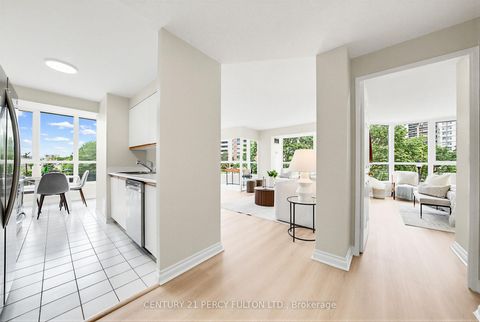 Photo 6 at 206B - 3231 Eglinton Avenue E, Scarborough Village, Toronto