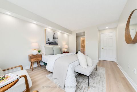 Photo 17 at 206B - 3231 Eglinton Avenue E, Scarborough Village, Toronto