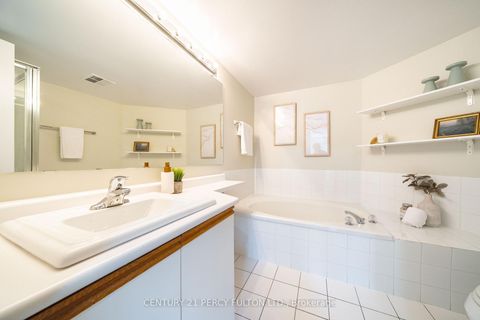 Photo 18 at 206B - 3231 Eglinton Avenue E, Scarborough Village, Toronto