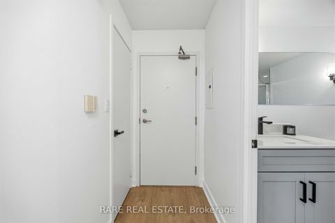Photo 14 at 1002 - 4K Spadina Avenue, Waterfront Communities C1, Toronto