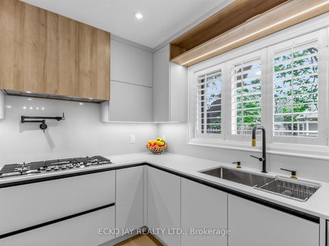 Photo 11 at 27 Silkwood Crescent, Henry Farm, Toronto