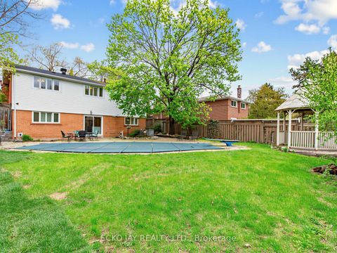 Photo 32 at 27 Silkwood Crescent, Henry Farm, Toronto