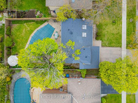 Photo 37 at 27 Silkwood Crescent, Henry Farm, Toronto