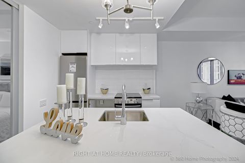 Photo 13 at 203 - 57 St. Joseph Street, Bay Street Corridor, Toronto