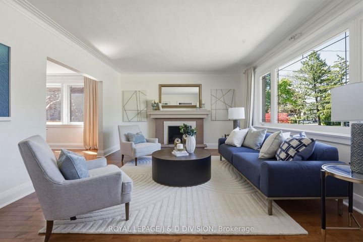 Photo 5 at 111 Warwood Road, City Centre West, Toronto