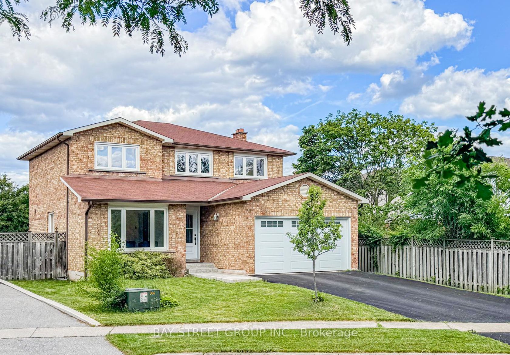 29 Roslo Court, CP College Park, Oakville 2
