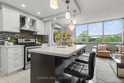 Photo 3 at 715 - 5 Parkway Forest Drive, Henry Farm, Toronto