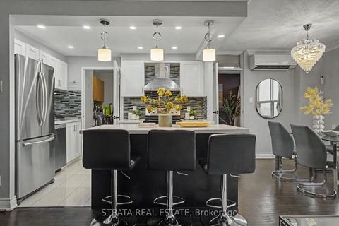 Photo 4 at 715 - 5 Parkway Forest Drive, Henry Farm, Toronto