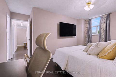 Photo 11 at 715 - 5 Parkway Forest Drive, Henry Farm, Toronto