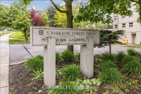 Photo 25 at 715 - 5 Parkway Forest Drive, Henry Farm, Toronto