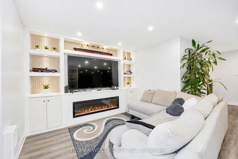 Photo 2 at 159 - 50 Scarborough Golf Club Road, Scarborough Village, Toronto
